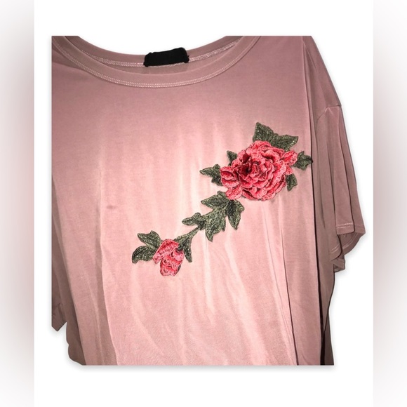 Mauve Colored Crop-Styled Silky Top with Rose Embroidery Detail Size: 3X / 3XL - Picture 3 of 11
